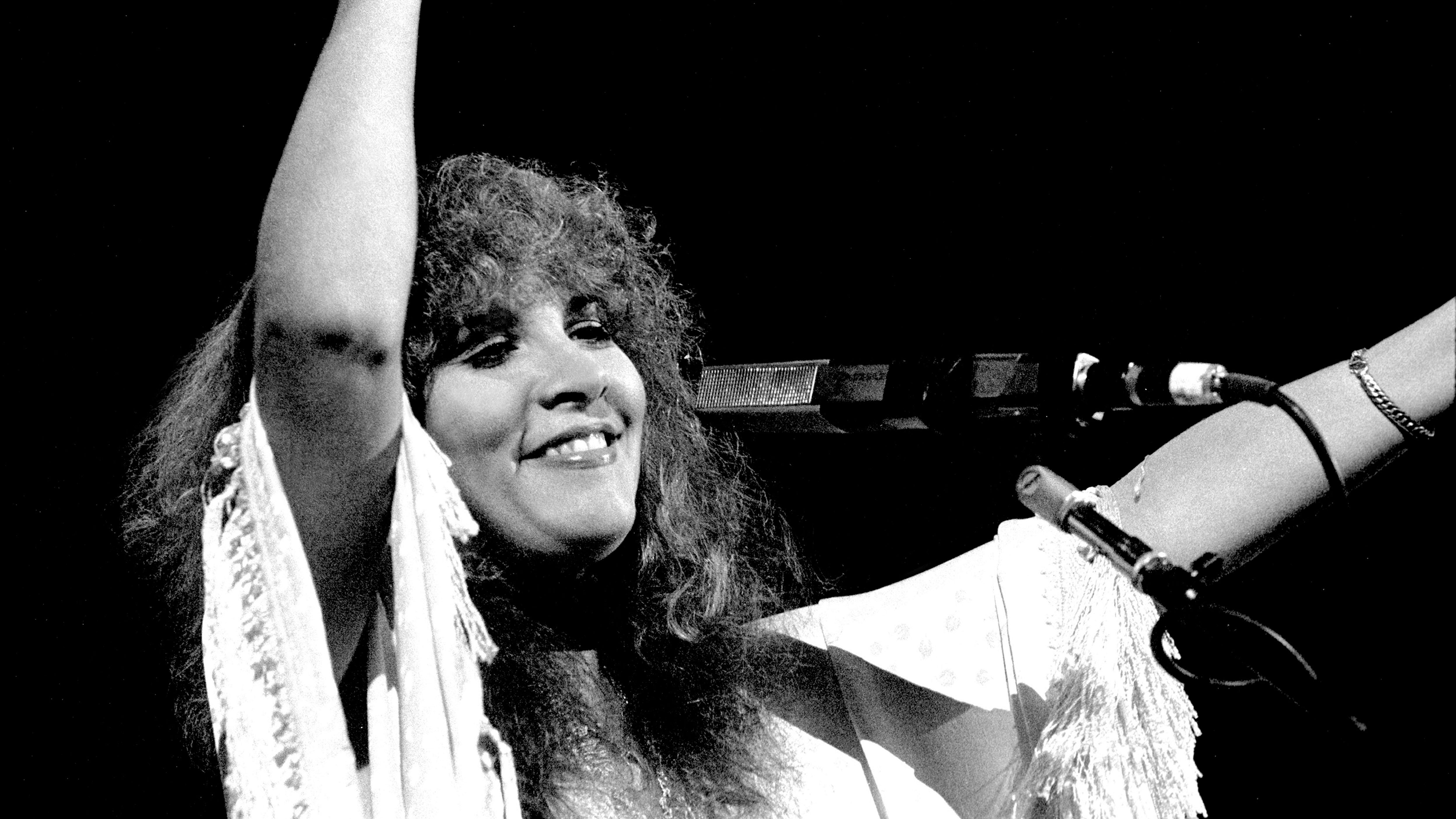 This Candid 1981 Video Shows Why Stevie Nicks Belongs In The Rock And